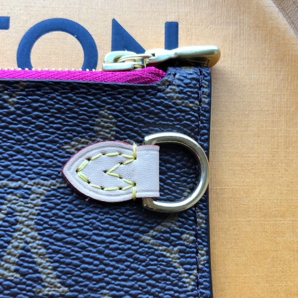 PINK 🌸🌸 NEW 🌸🌸 Louis VuittonPochette Wristlet - Picture 5 of 15